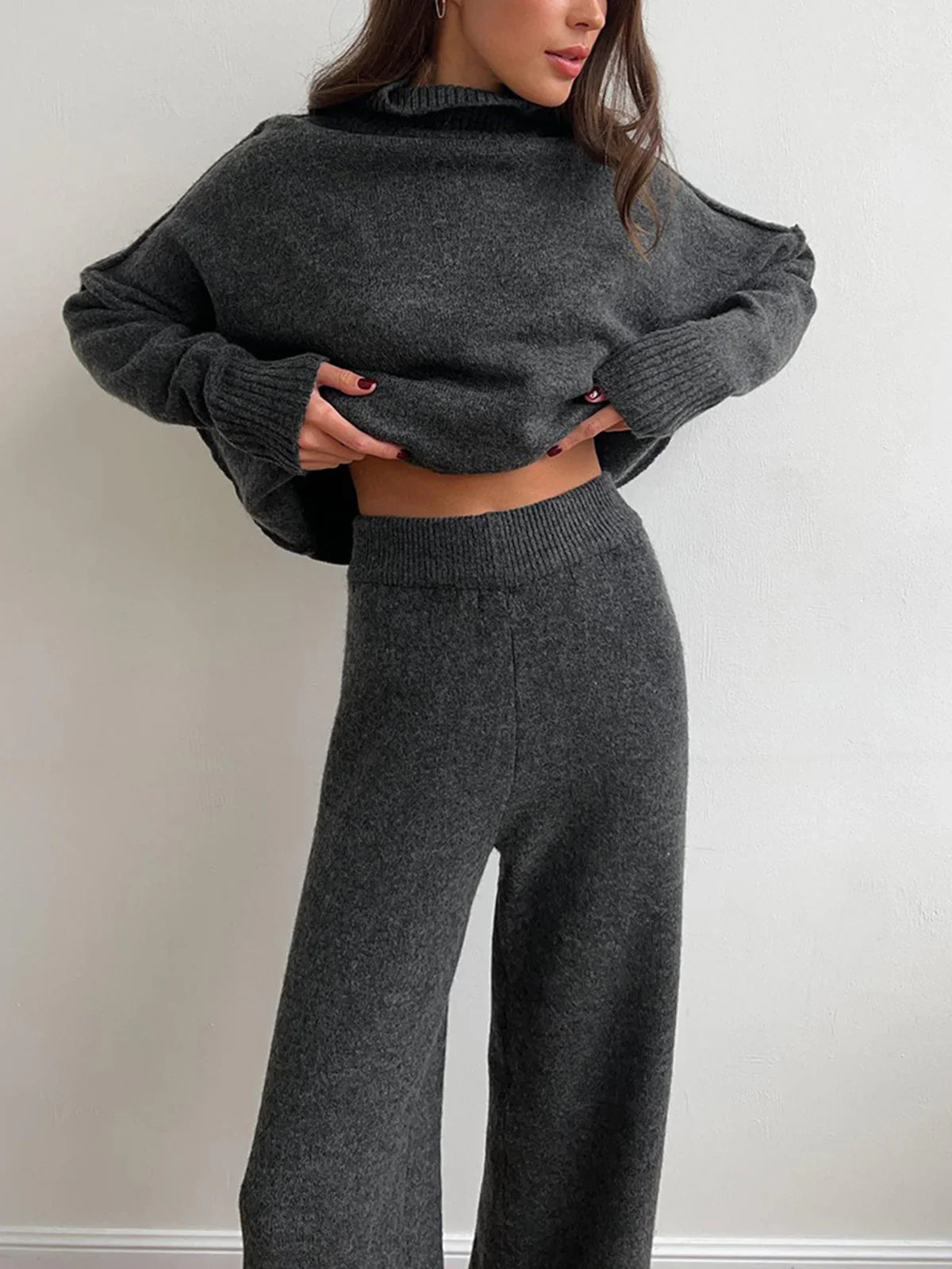 Chic Comfort: Turtleneck & Broek Set