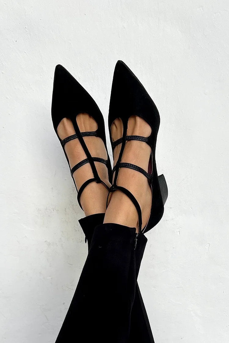 Elegante Puntige Decolleté Met Bandjes